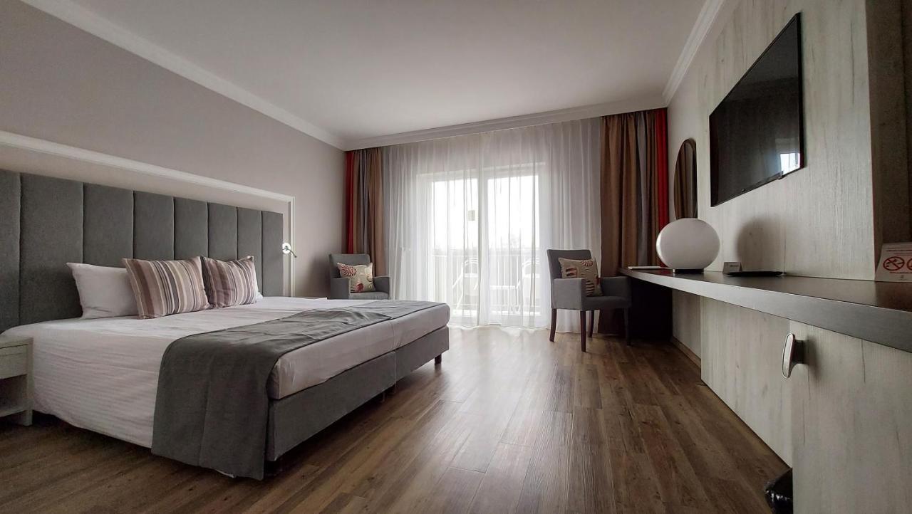 Hotel & Spa Trzy Wyspy Swinoujscie Exterior photo